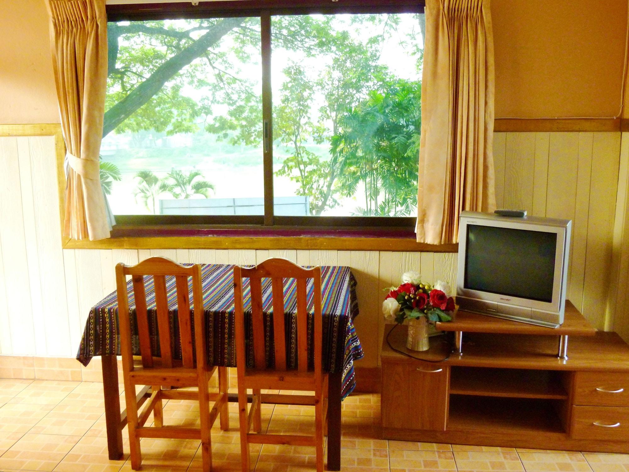 Hollanda Montri Guesthouse Chiang Mai Exterior foto