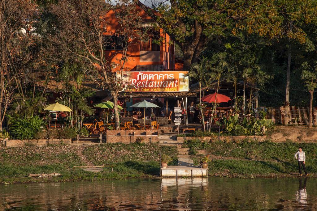 Hollanda Montri Guesthouse Chiang Mai Exterior foto