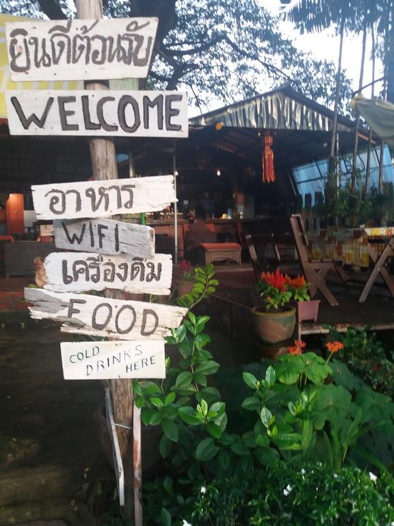 Hollanda Montri Guesthouse Chiang Mai Exterior foto