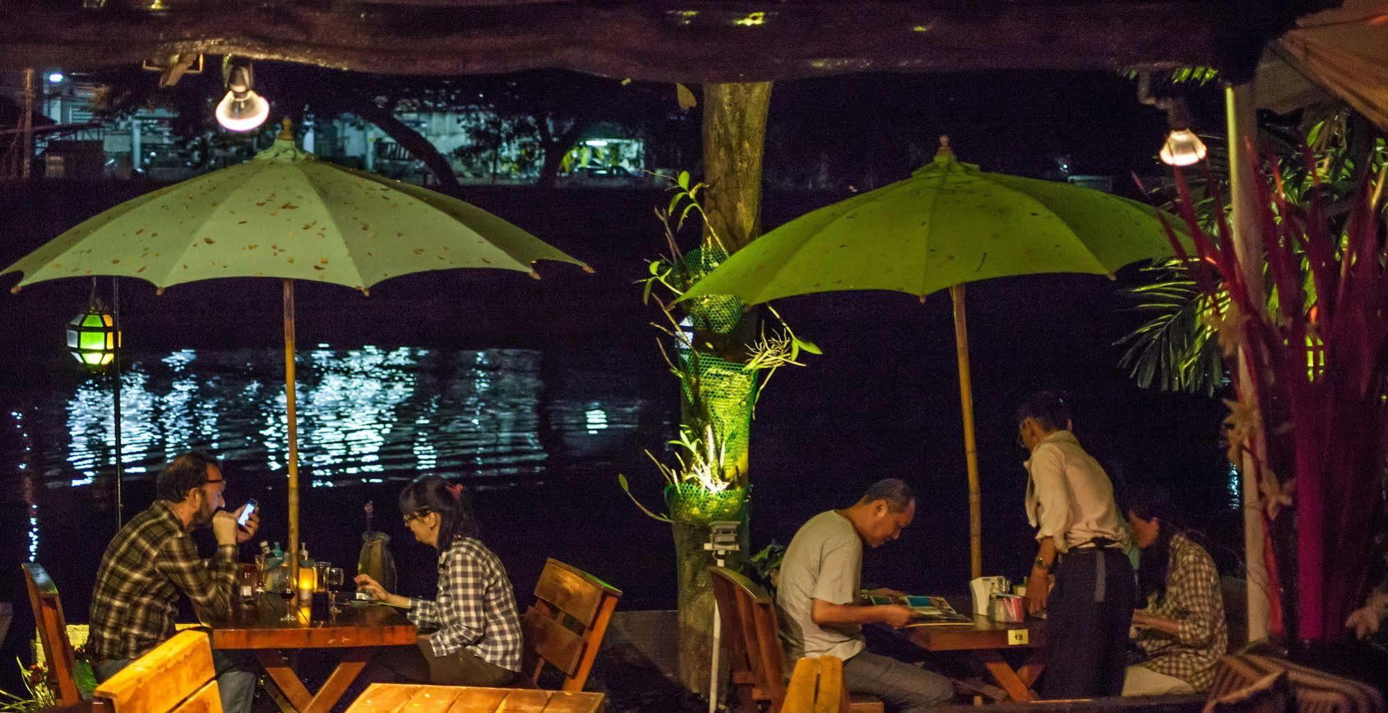 Hollanda Montri Guesthouse Chiang Mai Exterior foto